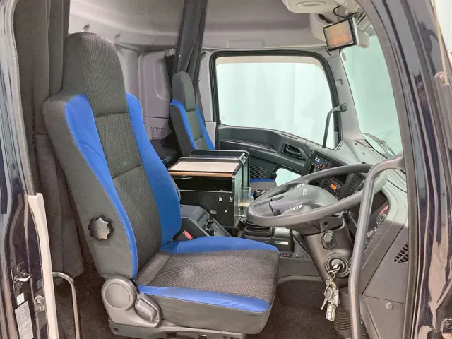 ハイルーフキャビンです。|いすゞ ギガ 2PG-CYL77Cの写真7