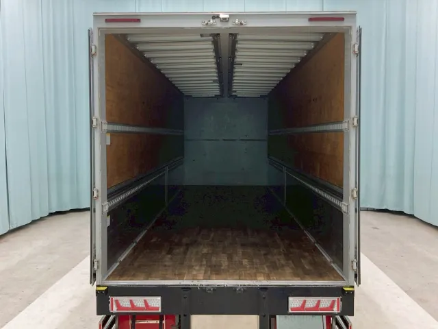 いすゞ ギガ 2PG-CYL77Cの写真10