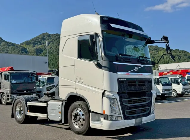 ボルボ 2DG-KA2TEA1の写真2