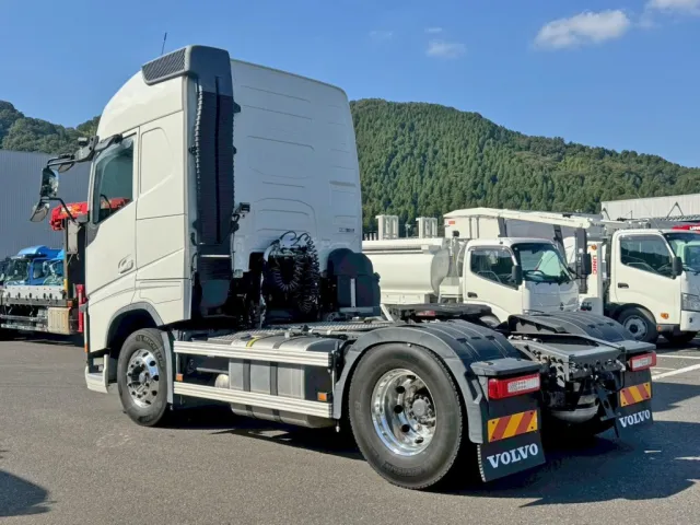 ボルボ 2DG-KA2TEA1の写真3