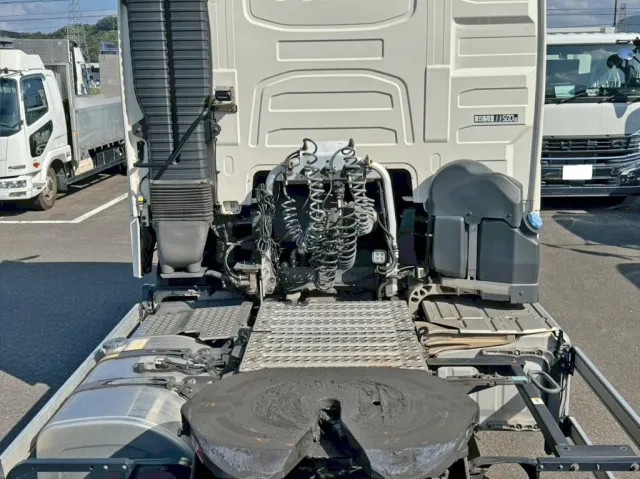 踊り場の状態です。|ボルボ 2DG-KA2TEA1の写真9