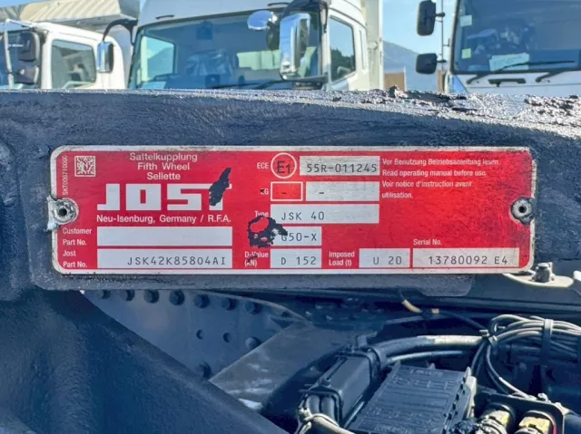 カプラのプレートです。|ボルボ 2DG-KA2TEA1の写真12