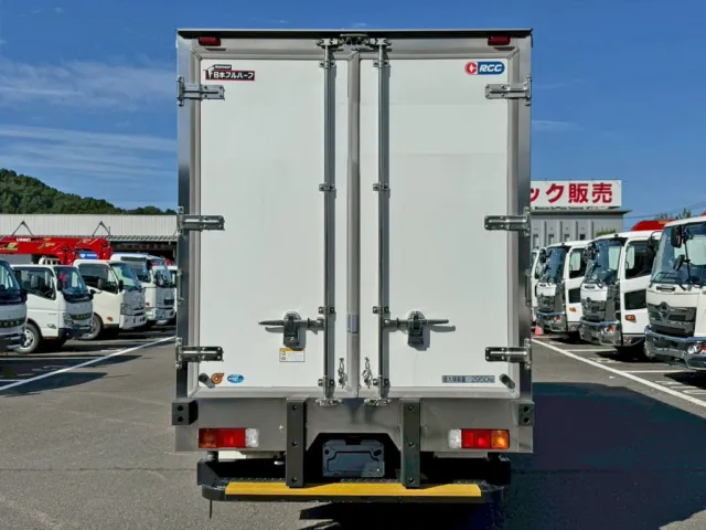 リヤ周蝶番・ハンマーロック・キャッチはステンレス製です。|日野 デュトロ 2KG-XZU655M(2WD)の写真8