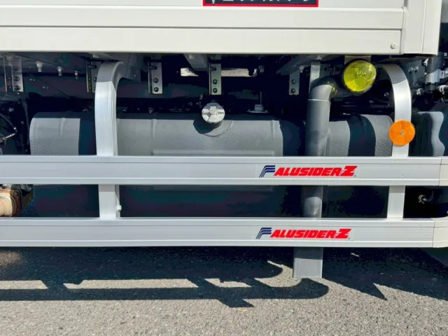 燃料タンクは100Lです。|日野 デュトロ 2KG-XZU655M(2WD)の写真25