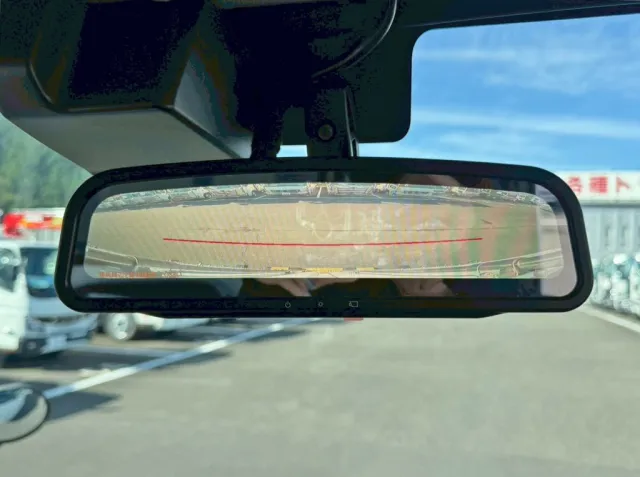 ルームミラーは、バックモニターに切り替わります。|日野 デュトロ 2KG-XZU655M(2WD)の写真26