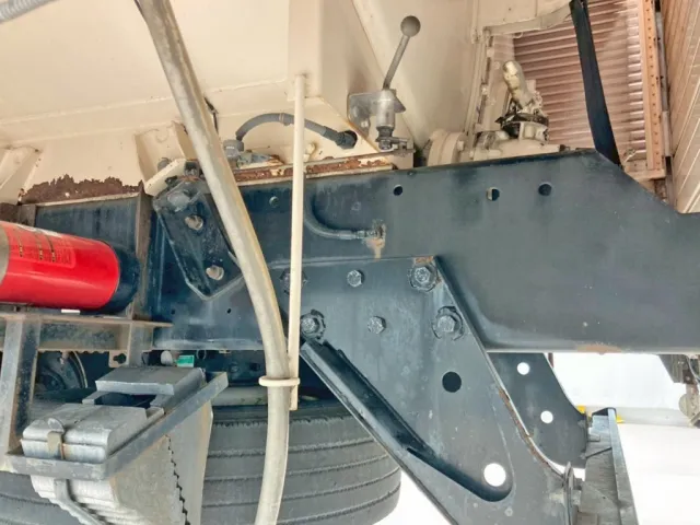 シャーシの状態です。|日野 プロフィア LKG-FR1APBAの写真6