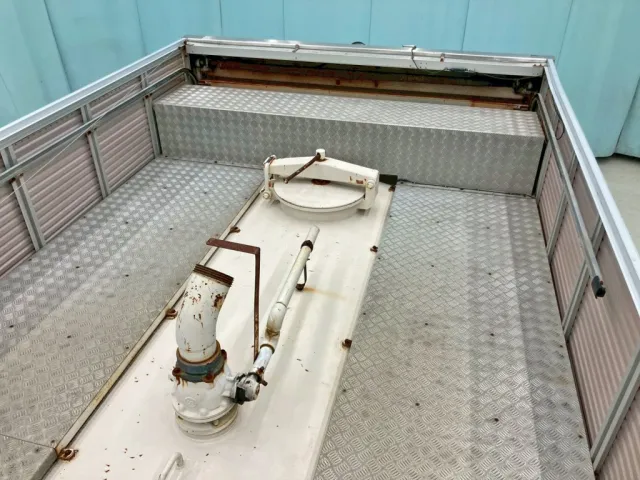 タンク後方の状態です。|日野 プロフィア LKG-FR1APBAの写真11