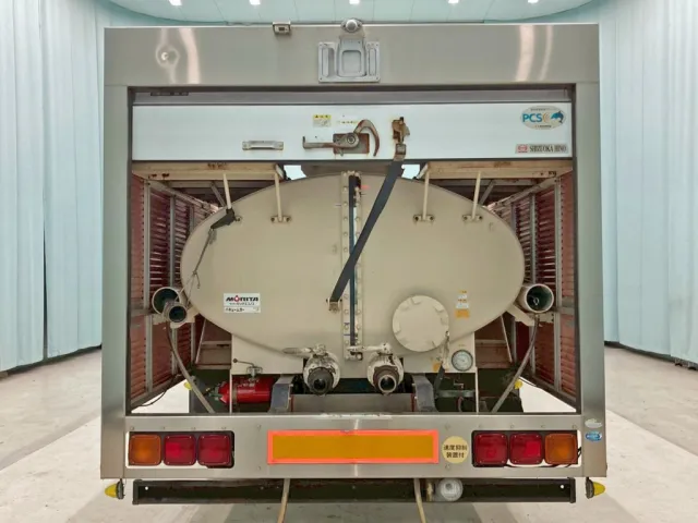 シャッターを開いた状態です。(積載物は糞尿です)|日野 プロフィア LKG-FR1APBAの写真15