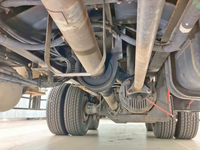 下まわりの状態です。(中央前方)|日野 プロフィア LKG-FR1APBAの写真21