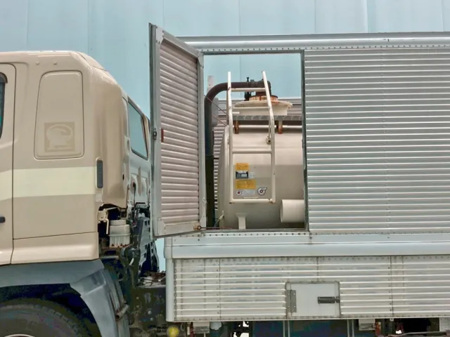 サイドドアを開いた状態です。|日野 プロフィア LKG-FR1APBAの写真26