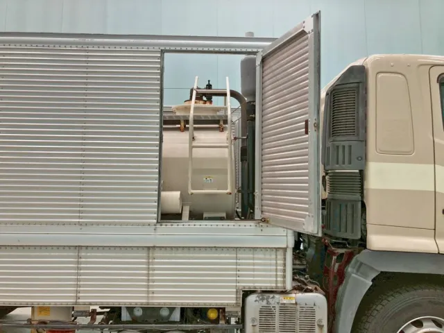 サイドドアを開いた状態です。|日野 プロフィア LKG-FR1APBAの写真34