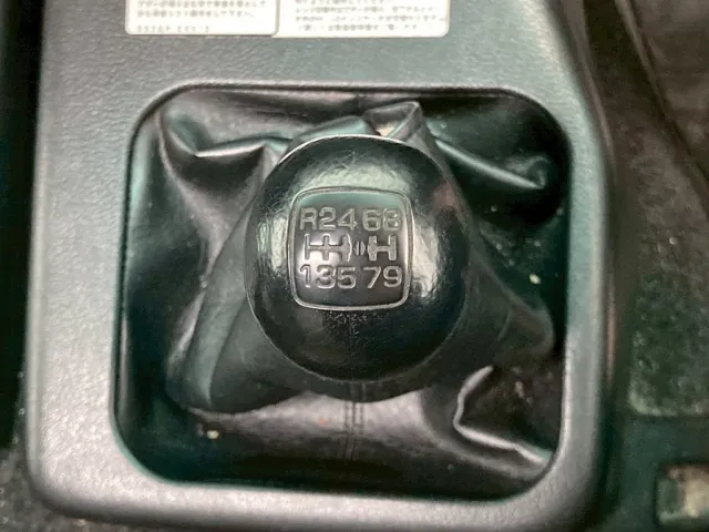 マニュアル9速です。|日野 プロフィア LKG-FR1APBAの写真48