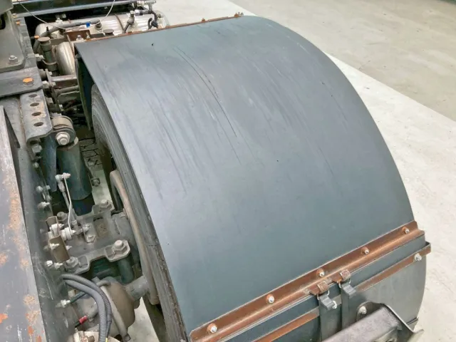 運転席側リヤフェンダーに引きキズがあります。|いすゞ ギガ QKG-EXD52BDの写真16