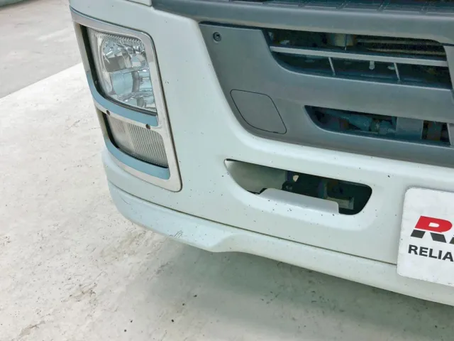 フロントバンパー運転席側全体に小キズがあります。|いすゞ ギガ QKG-EXD52BDの写真19