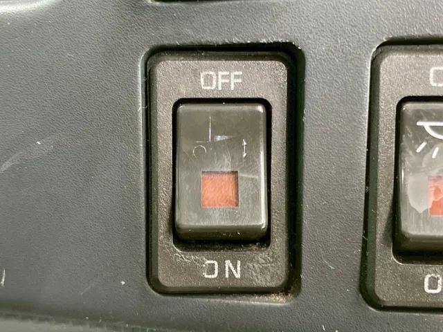 ゲートのメインスイッチです。|UDトラックス コンドル 2RG-BRR90T2(2WD)の写真39