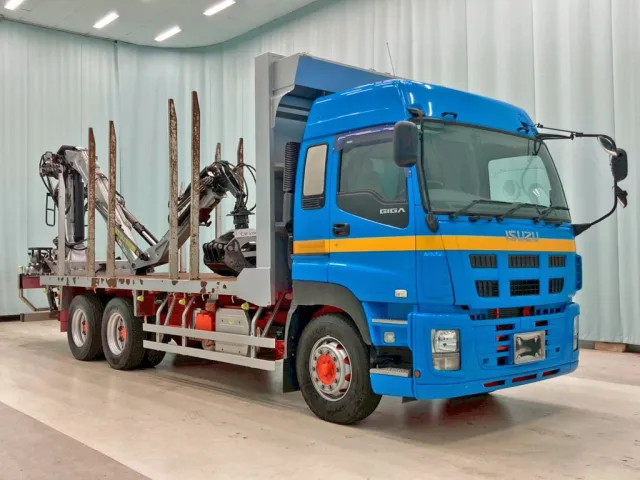 クレーンを荷台内に収めた状態です。|いすゞ ギガ QKG-CYZ77AMの写真2