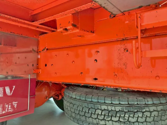 シャーシとネタの状態です。(縦ネタ・横ネタは鉄製です)|いすゞ ギガ QKG-CYZ77AMの写真8