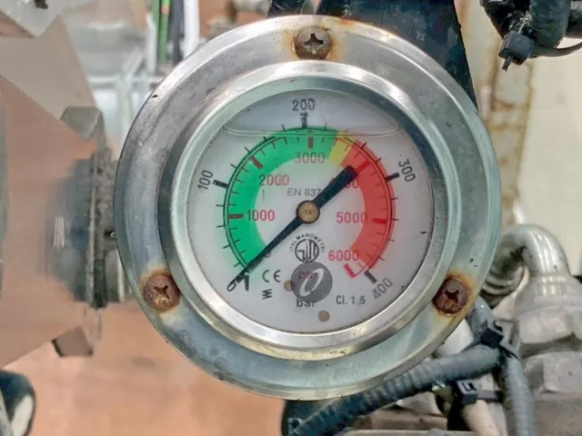 負荷計です。|いすゞ ギガ QKG-CYZ77AMの写真13