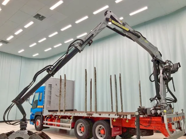 クレーンは4段です。|いすゞ ギガ QKG-CYZ77AMの写真16