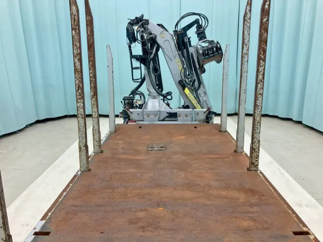 床板前方から後方を見た状態です。|いすゞ ギガ QKG-CYZ77AMの写真35