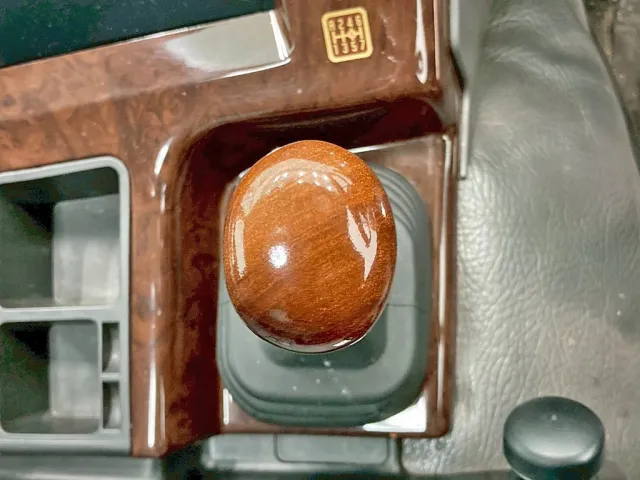 マニュアル7速です。|いすゞ ギガ QKG-CYZ77AMの写真49