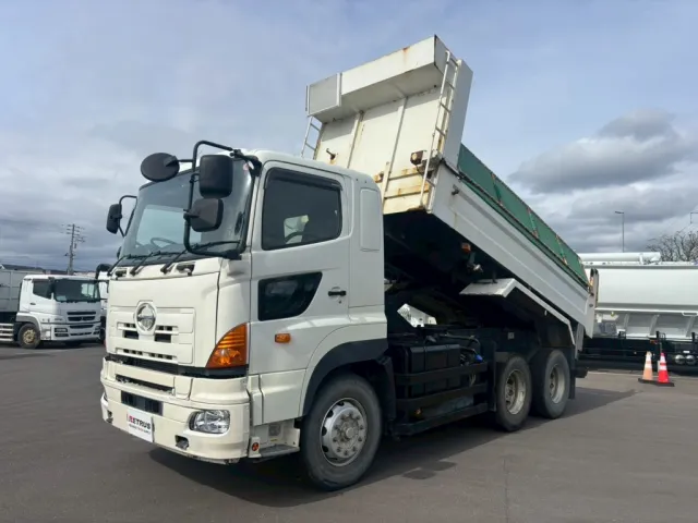 日野 プロフィア QKG-FS1EKDAの写真1