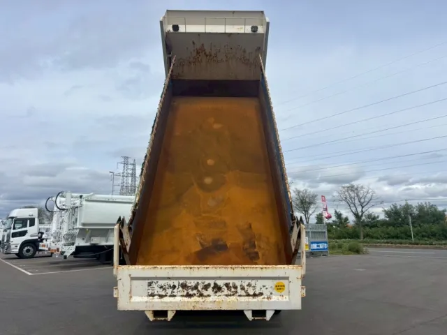 床は鉄板です。|日野 プロフィア QKG-FS1EKDAの写真10