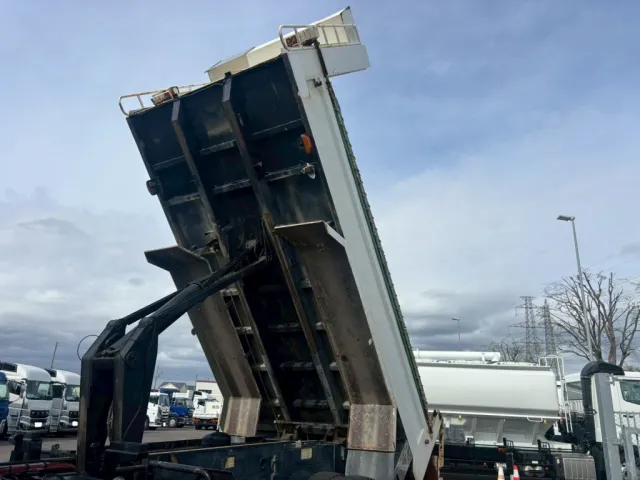 日野 プロフィア QKG-FS1EKDAの写真21