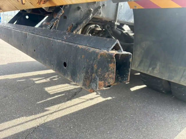 リヤバンパー運転席側曲がりあります。|日野 プロフィア QKG-FS1EKDAの写真29