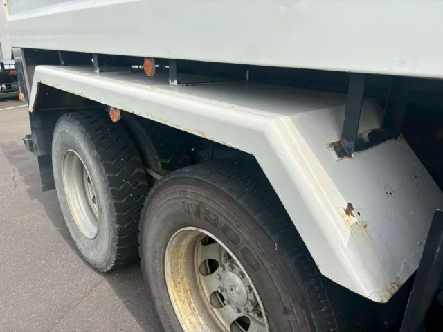 運転席側リヤフェンダー腐食あります。|日野 プロフィア QKG-FS1EKDAの写真31