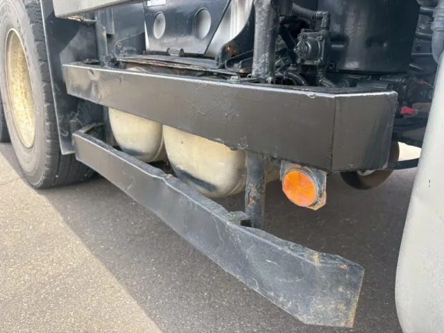 運転席側サイドバンパー曲がりあります。|日野 プロフィア QKG-FS1EKDAの写真37