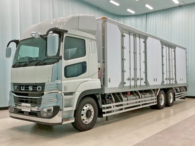 フロント周り、メッキパーツで飾っています。|三菱 スーパーグレート 2PG-FU84VZの写真1