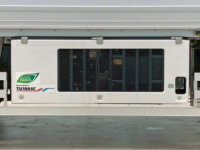 冷凍機はサブエンジン式です。|三菱 スーパーグレート 2PG-FU84VZの写真22