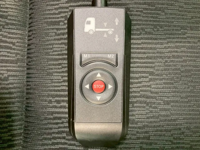 エアサスのコントローラーです。|三菱 スーパーグレート 2PG-FU84VZの写真33