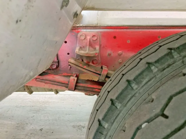 リーフサスです。|いすゞ フォワード TKG-FRR90S1(2WD)の写真5