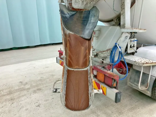 シュートの状態です。|いすゞ フォワード TKG-FRR90S1(2WD)の写真15