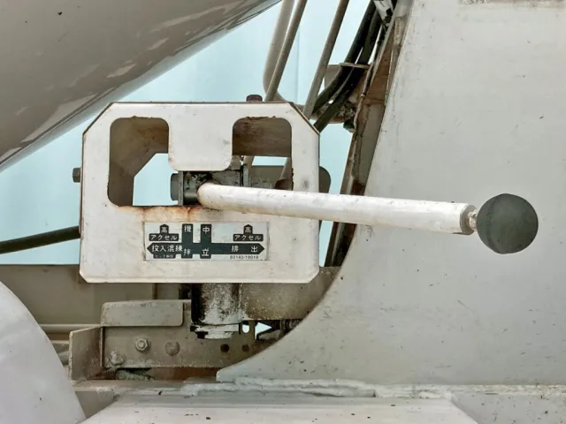 上物の操作レバーです。(助手席側)|いすゞ フォワード TKG-FRR90S1(2WD)の写真19