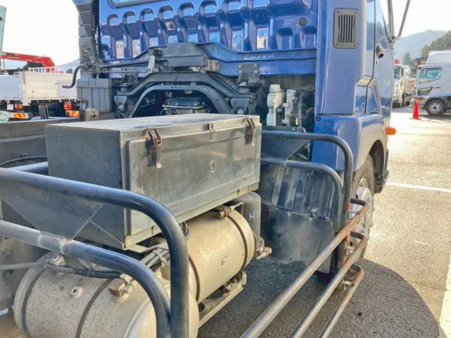 運転席側に工具箱が付いています。|三菱 ファイター QKG-FK72FZの写真22