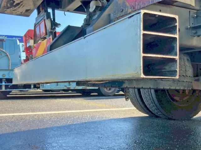 リヤバンパー運転席側カバー欠品しています。|三菱 ファイター QKG-FK72FZの写真27