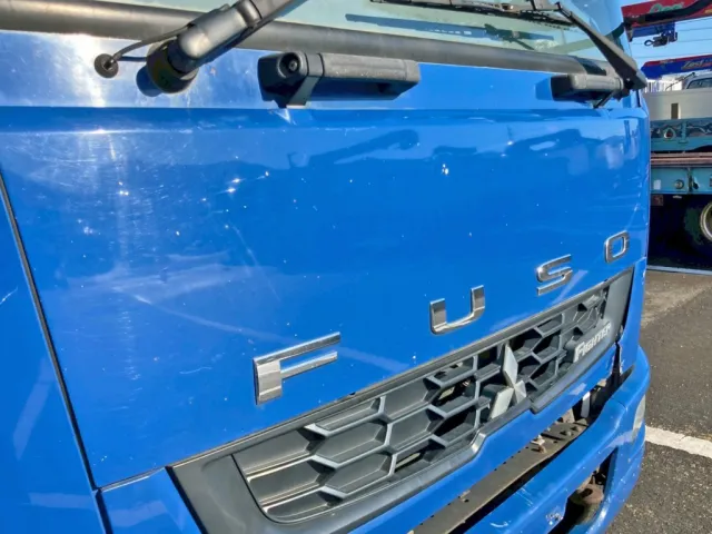 フロントパネルの所々にキズがあります。|三菱 ファイター QKG-FK72FZの写真45