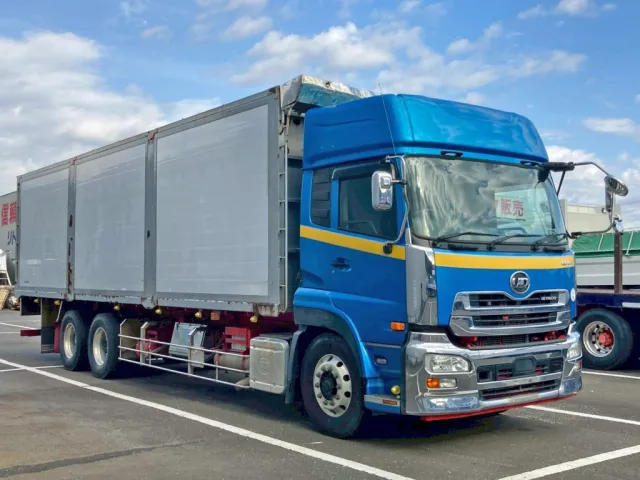 ホイールはアルミ製です。|UDトラックス クオン QPG-CD5ZLの写真2