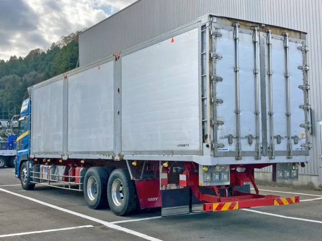 UDトラックス クオン QPG-CD5ZLの写真3