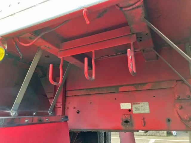 シャーシとネタの状態です。(縦ネタ・横ネタは鉄製です)|UDトラックス クオン QPG-CD5ZLの写真6