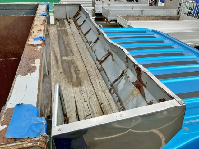 シートデッキの状態です。|UDトラックス クオン QPG-CD5ZLの写真23