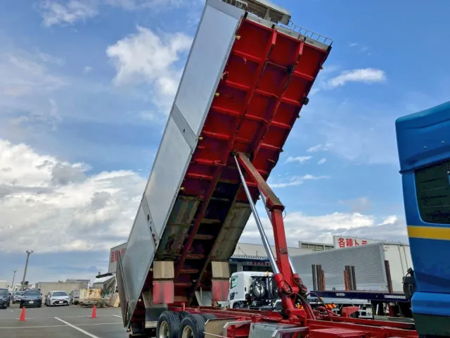 UDトラックス クオン QPG-CD5ZLの写真25