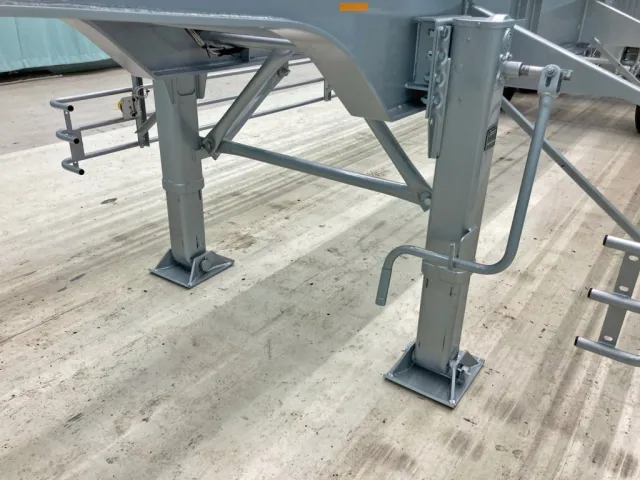 脚は手動式です。|トレクス  CTB34004の写真18