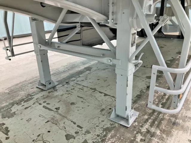 脚は手動式です。|トレクス  PFB34117の写真18