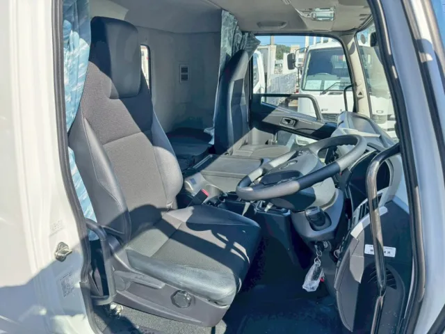 三菱 ファイター 2KG-FK62F(2WD)の写真7