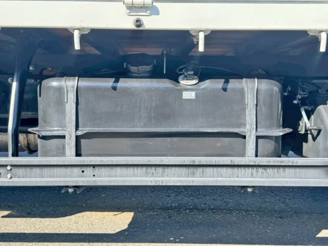 燃料タンクは200Lです。|三菱 ファイター 2KG-FK62F(2WD)の写真18