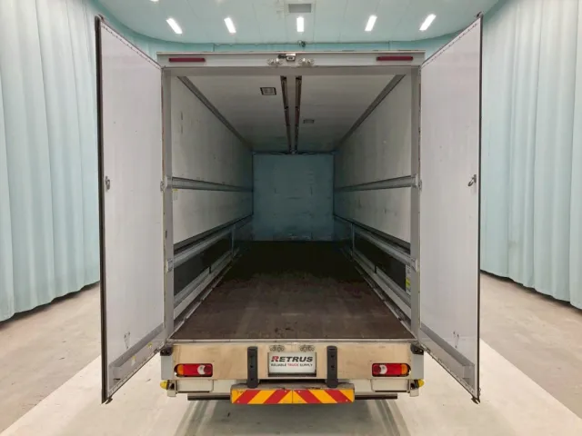 リアドアは90度ストッパー付きです。|UDトラックス クオン 2PG-CG5CAの写真11